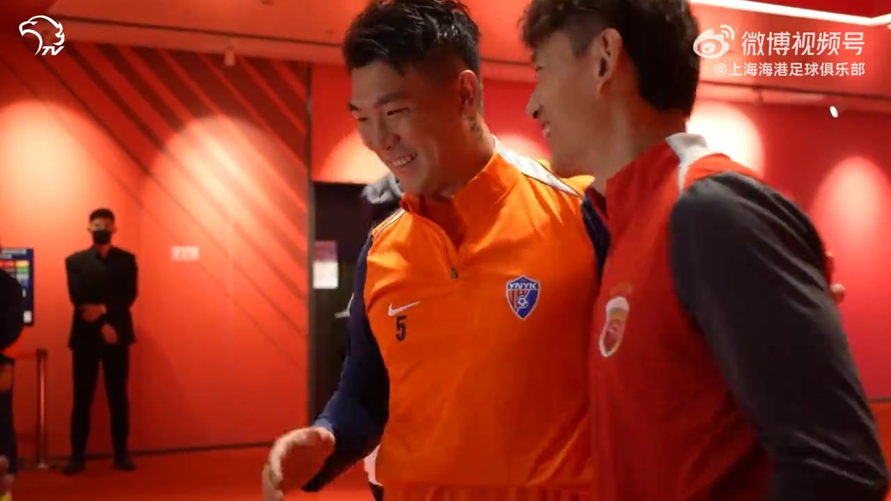 世界杯手机观看-【比赛日Vlog】一起回顾中超第4轮上海海港2-1云南玉昆的精彩瞬间